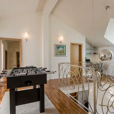 Willa Fox Exclusive *