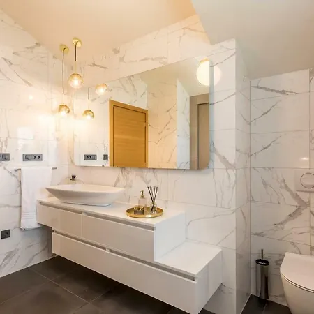 Fox Exclusive Kaštela