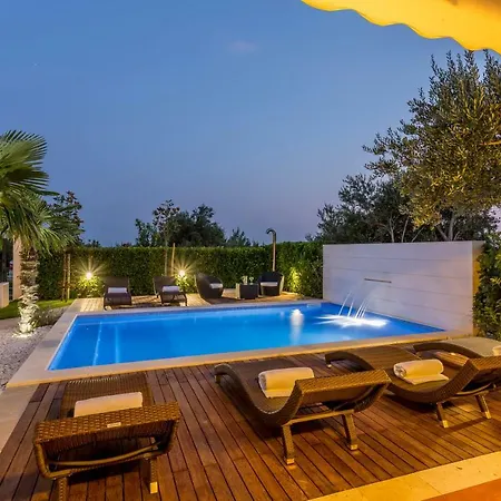 Fox Exclusive Villa *