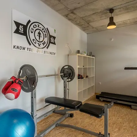 Fox Exclusive Kastela