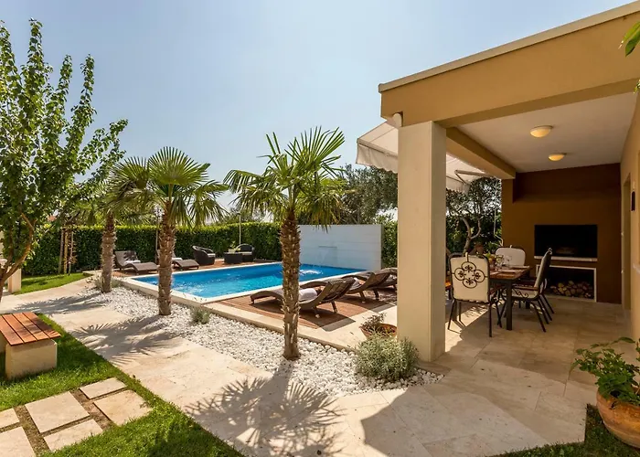 Fox Exclusive Villa *